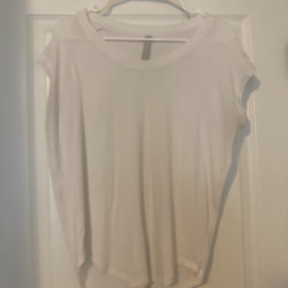 Athleta this season scoop neck T